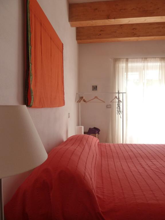 B&B Al Giardino Dei Mandorli Prasco Szoba fotó